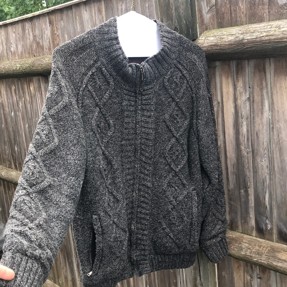 Hawke & Co Outfitters Grey cable knit, lined zip down sweater. Men’s size Large
